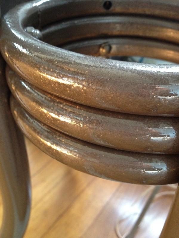 close up of the hammered brown spray paint